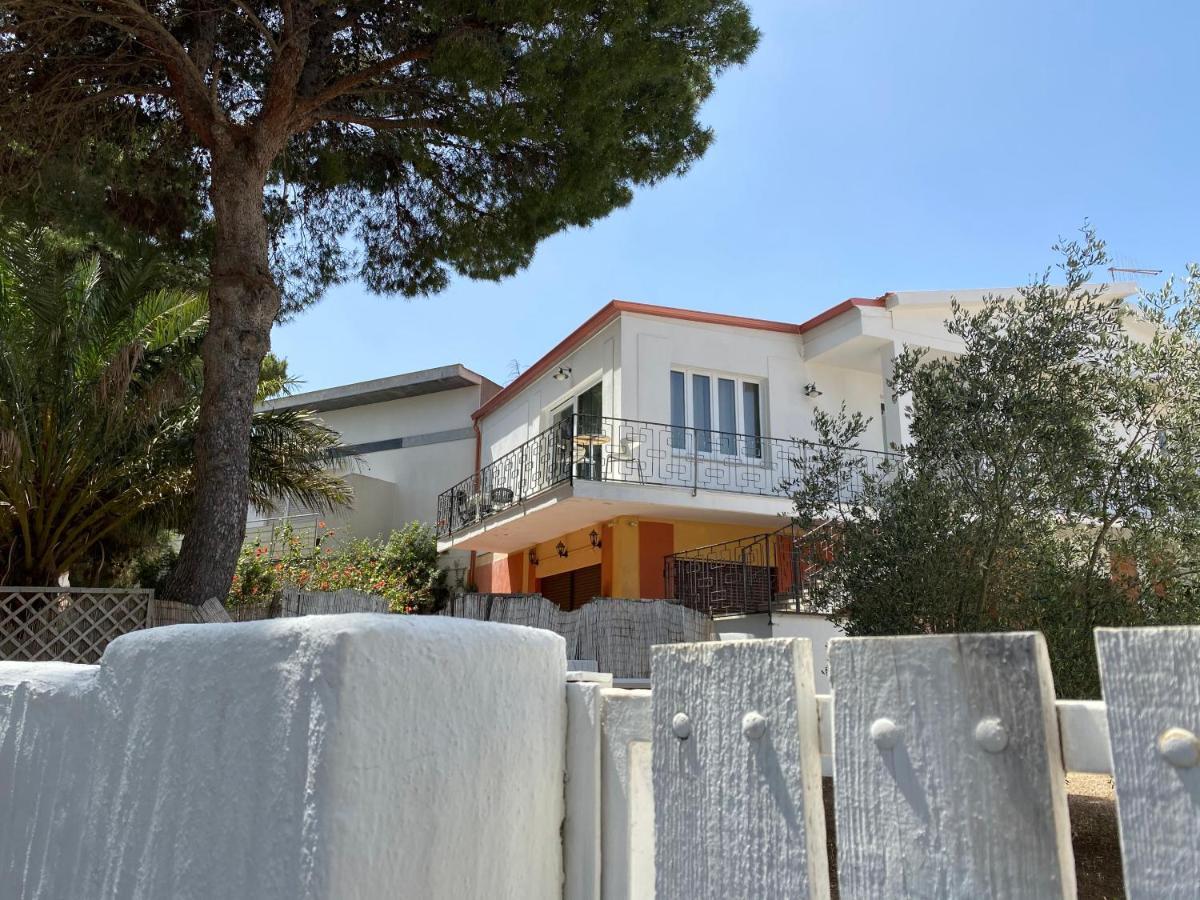 Sabrina Apartments Porto Pino Kültér fotó
