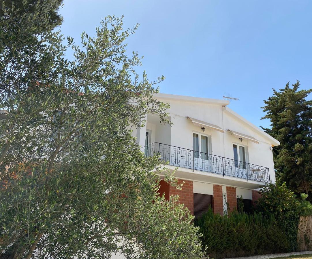 Sabrina Apartments Porto Pino Kültér fotó